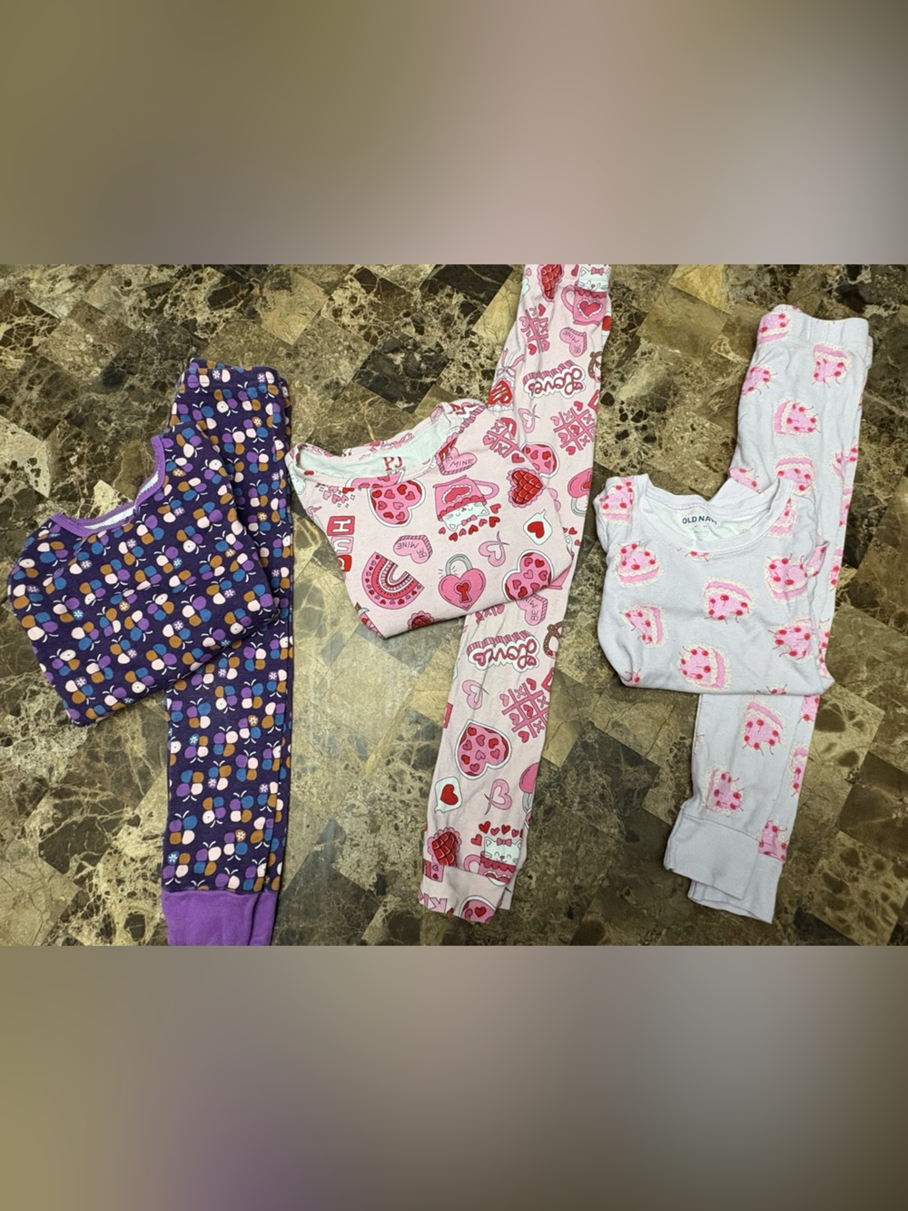 Bundles of 3 Pajamas old navy, pj place & carters 4-5 years